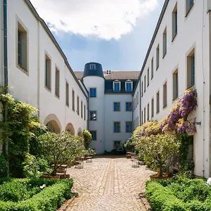 https://hofgarten-1824.dresdenhotels.net