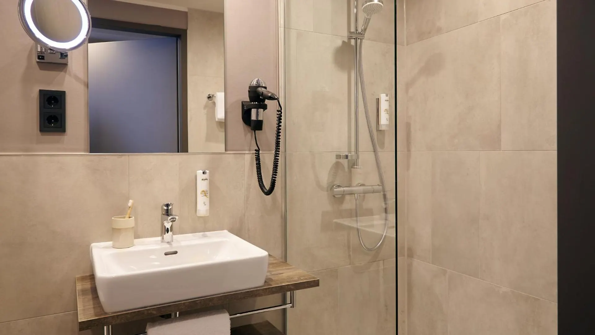 Candlewood Suites Duesseldorf Airport By Ihg Aparthotel
